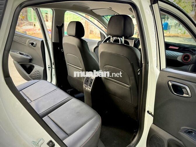 Hyundai i10 hatback 2024 Số tự động Trắng