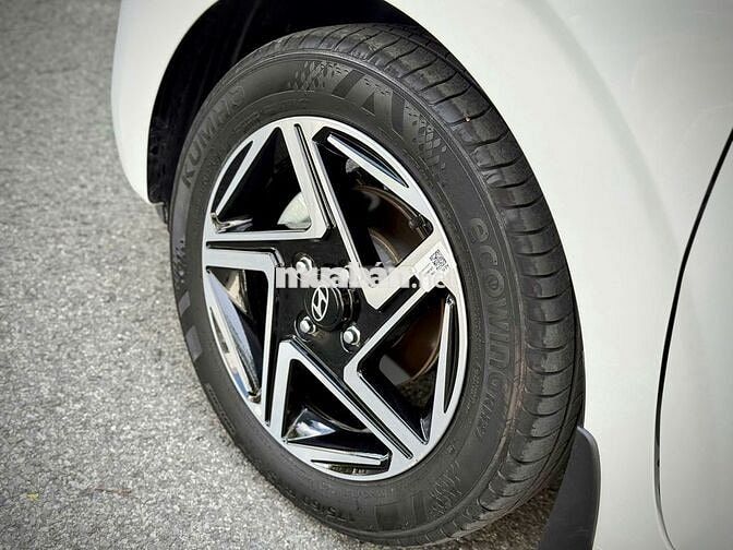 Hyundai i10 hatback 2024 Số tự động Trắng