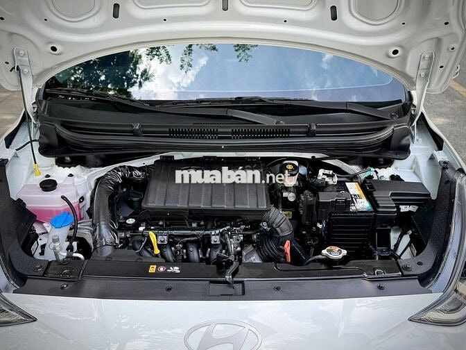 Hyundai i10 hatback 2024 Số tự động Trắng