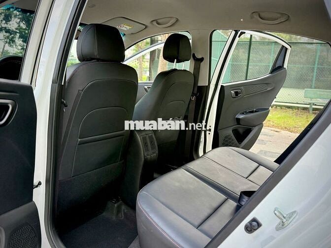 Hyundai i10 hatback 2024 Số tự động Trắng