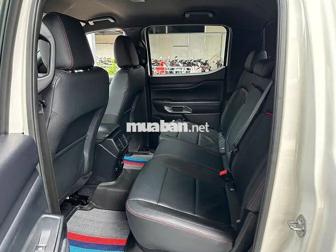 Ford Ranger Stormtrak 2024 4x4 lướt Trắng vay 75%