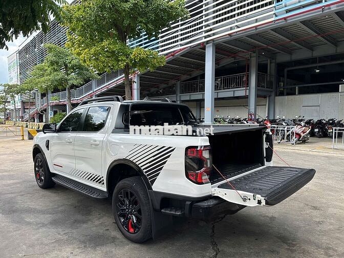 Ford Ranger Stormtrak 2024 4x4 lướt Trắng vay 75%