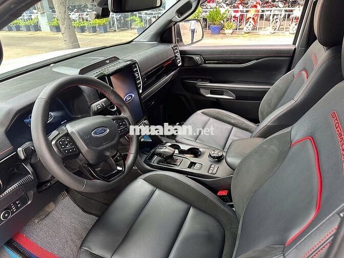 Ford Ranger Stormtrak 2024 4x4 lướt Trắng vay 75%
