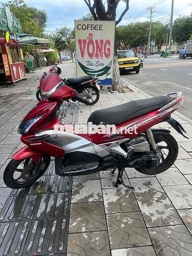Honda Air Blade 2010 fi nguyên rin.