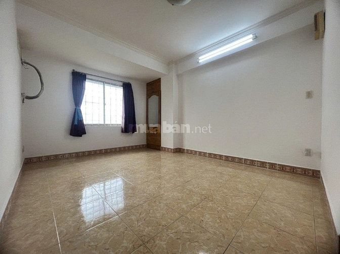 Chung cư Đặng Văn Ngữ 83m2, 2p ngủ, không nội thất, giá 11,5tr/tháng
