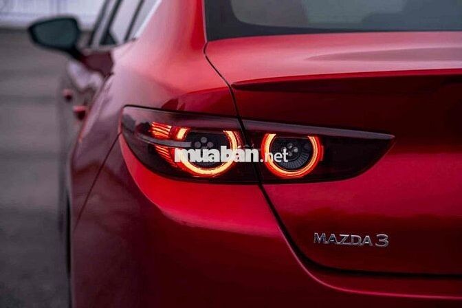 Mazda3 Deluxe 2025 Đỏ Vin25 giảm sốc