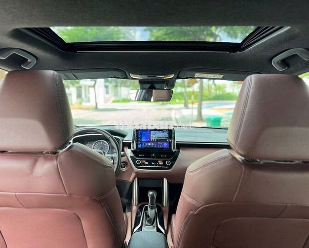 Toyota Corolla Cross 1.8V 2023 Trắng ngọc trai
