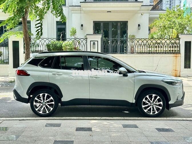Toyota Corolla Cross 1.8V 2023 Trắng ngọc trai