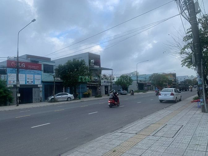 Bán gấp nhà mặt tiền Nguyễn Văn Trỗi đoạn sầm uất