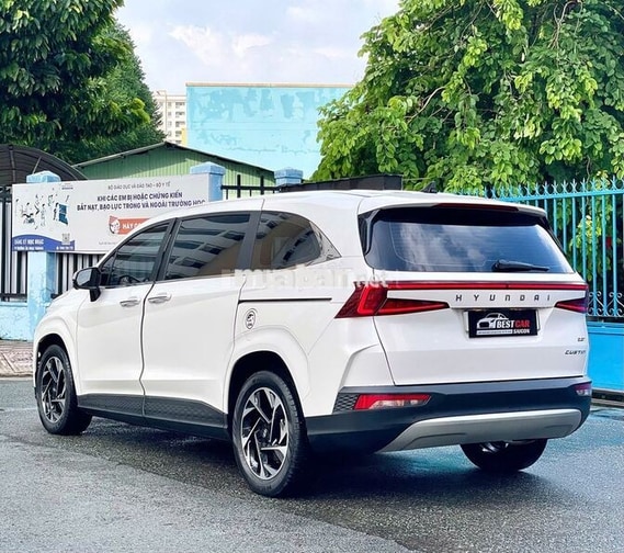 Hyundai Custin 2.0AT 2023 7 chỗ Đen