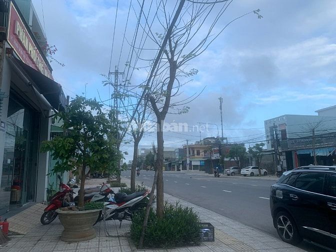 Bán gấp nhà mặt tiền Nguyễn Văn Trỗi đoạn sầm uất