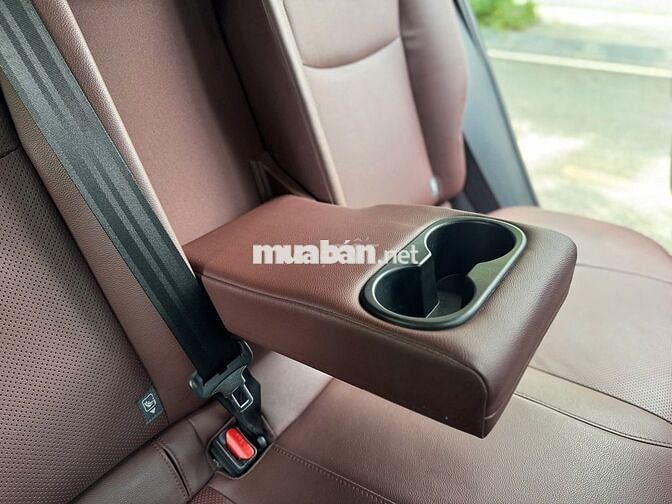 Toyota Corolla Cross 1.8V 2023 Trắng ngọc trai