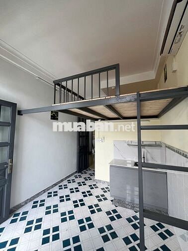 Duplex phòng to ban công dưới chân cầu chữ Y