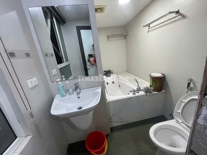Cho thuê chung cư Hoa Sen, Lạc Long Quân- 3Pn, sẵn nội thất, giá 14tr
