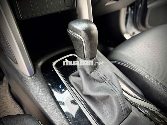 Toyota Corolla Cross 1.8G 2020 Xanh đá