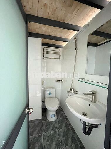 Duplex phòng to ban công dưới chân cầu chữ Y