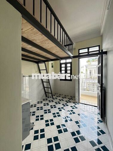 Duplex phòng to ban công dưới chân cầu chữ Y