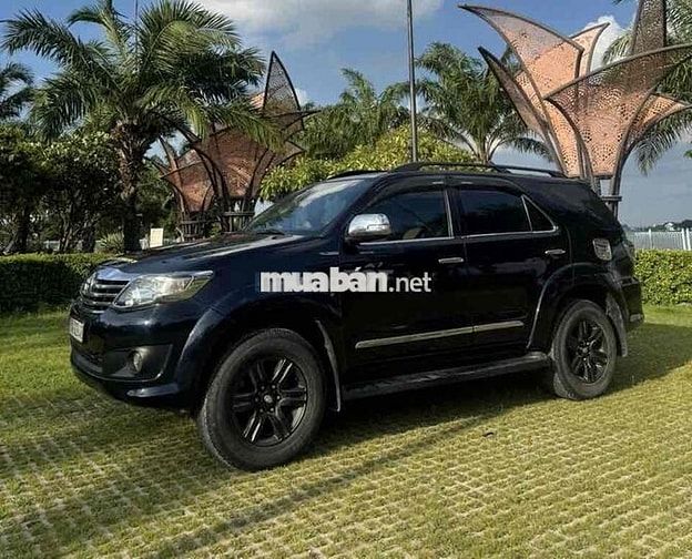Toyota Fortuner 2014 Tự động 7 chỗ Đen