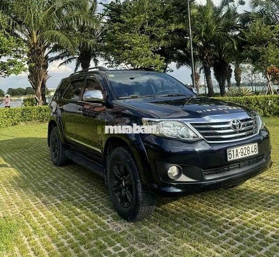 Toyota Fortuner 2014 Tự động 7 chỗ Đen