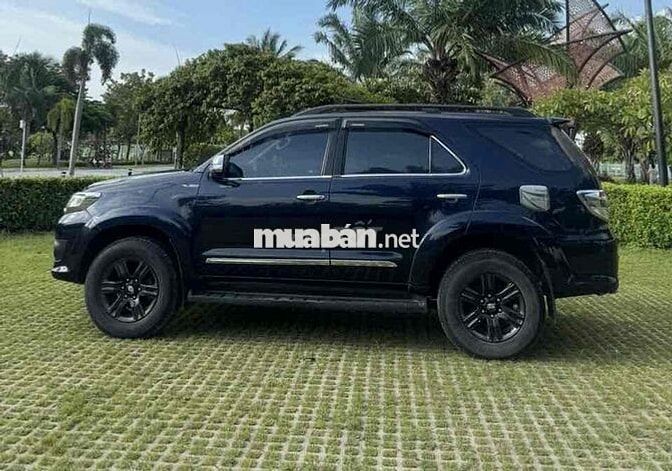 Toyota Fortuner 2014 Tự động 7 chỗ Đen