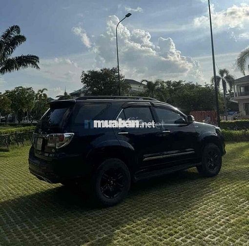 Toyota Fortuner 2014 Tự động 7 chỗ Đen