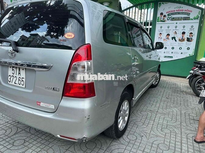 Toyota Innova E 2012 một chủ mua mới bảo dưỡng hãn
