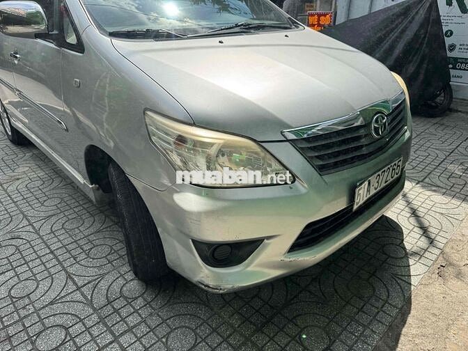 Toyota Innova E 2012 một chủ mua mới bảo dưỡng hãn