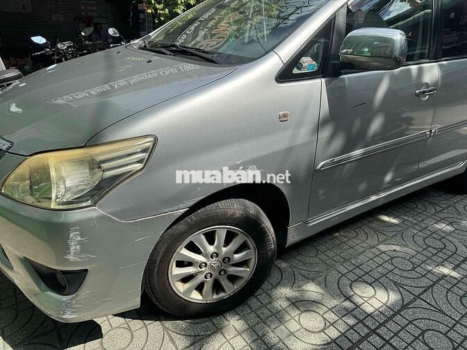 Toyota Innova E 2012 một chủ mua mới bảo dưỡng hãn