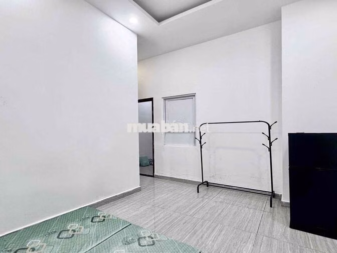 Phòng giá rẻ sẵn máy lạnh, nước nóng, free giặt sấy quận Bình Thạnh