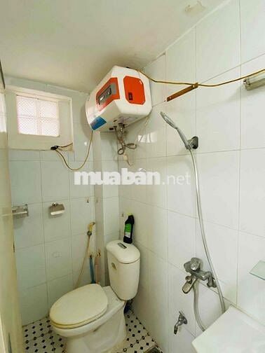Tôi cho thuê nguyên căn tập thể 40m2 phố Trần Cung giá siêu rẻ
