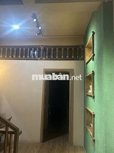 Cho thuê nhà mặt tiền CMT8, 3 tầng 4pn3wc, DTSD: 120m2, KD đa ngành