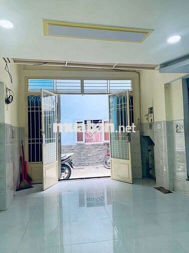 nhà gần mt vị trí đẹp 5,5x10 tr L 1 lầu 3pn ng. Văn Lạc bình thạnh