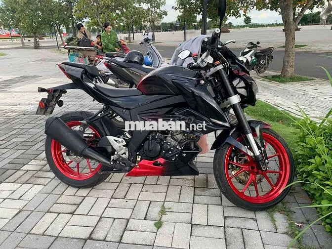 Suzuki GSX R150 10.000 km Đen, Đỏ