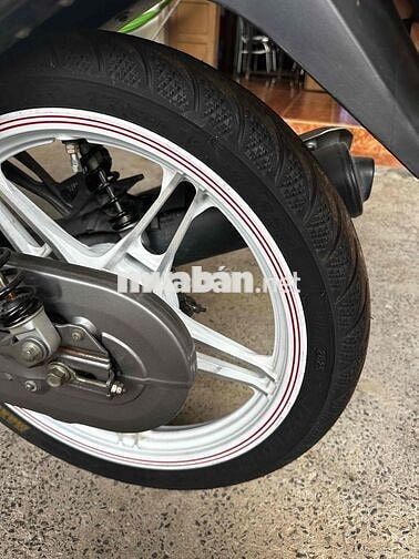 Yamaha Sirius Trắng Xăng