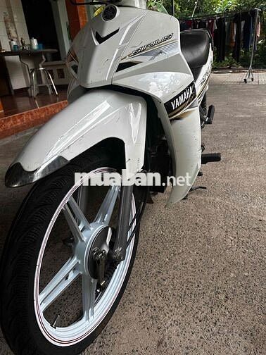 Yamaha Sirius Trắng Xăng