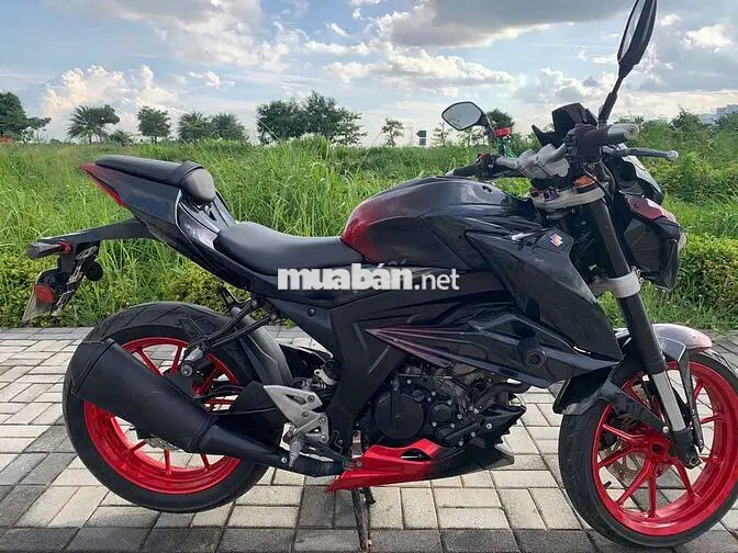 Suzuki GSX R150 10.000 km Đen, Đỏ