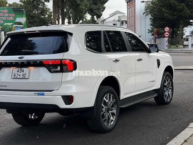 Ford Everest Titanium 1 cầu 2025 Trắng
