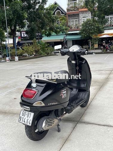 Piaggio Vespa LX 125 Tự động màu Đen