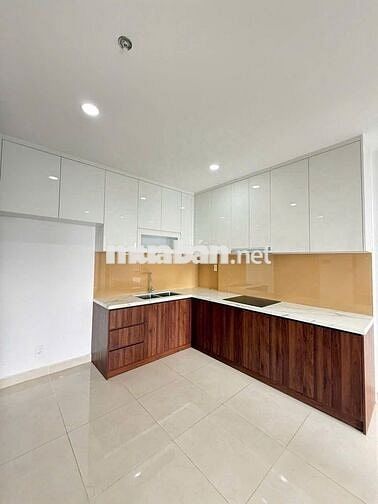 Cho thuê cc 2PN2WC, 72m2, 8.5tr gần Phạm Văn Đồng 