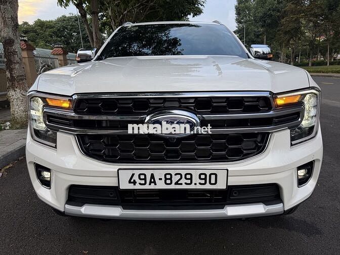 Ford Everest Titanium 1 cầu 2025 Trắng
