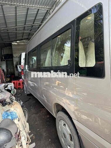 Ford Transit 16 chỗ Bạc 57.162 km