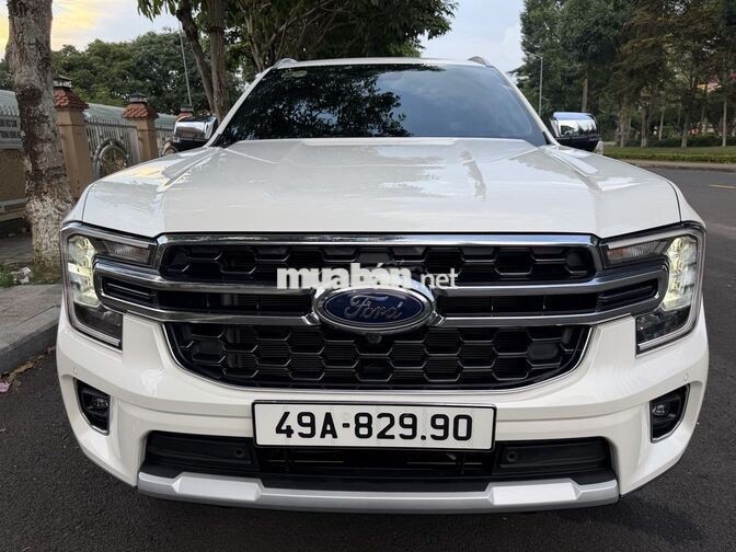 Ford Everest Titanium 1 cầu 2025 Trắng