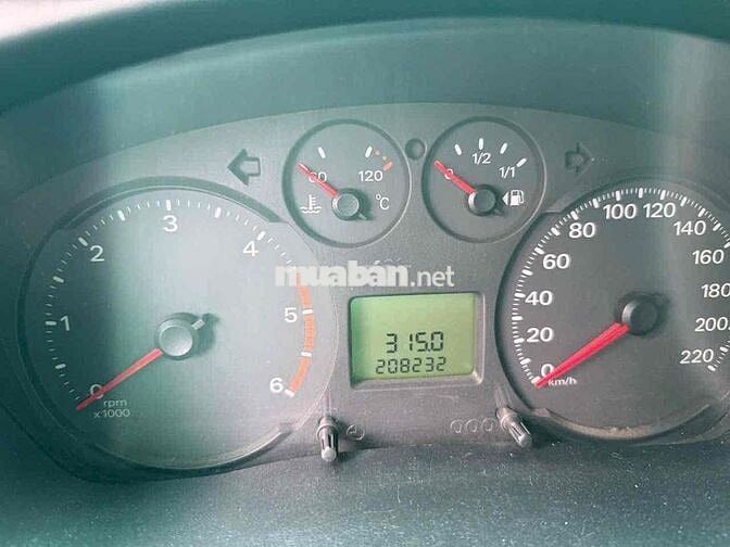 Ford Transit 16 chỗ Trắng 208.232 km