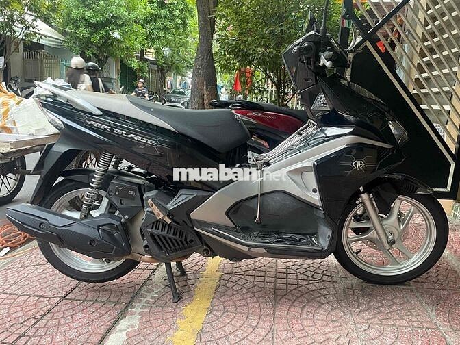 Cần bán xe Airblade 2016 màu đen