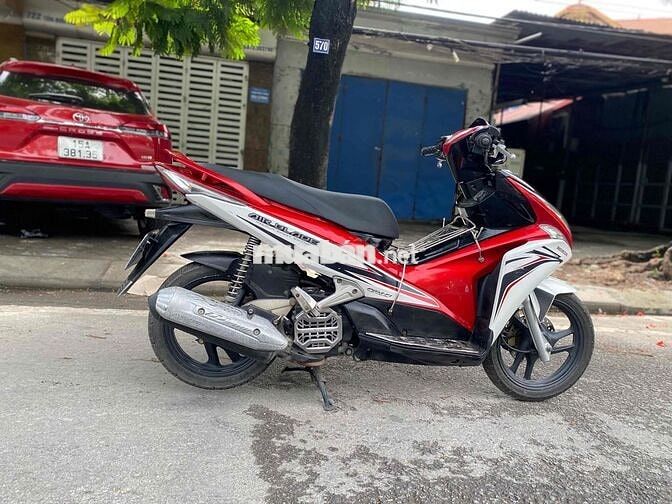 Honda Air Blade màu Đỏ, Trắng, Đen