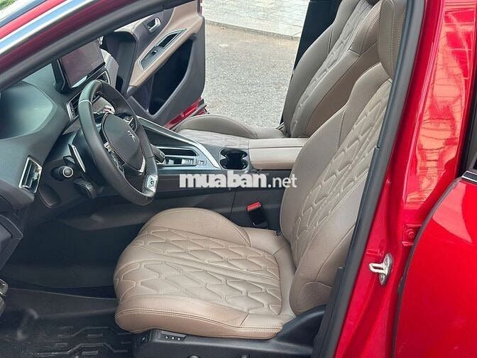 Peugeot 5008 GT 2024 SUV 7 chỗ Đỏ 17.000 km