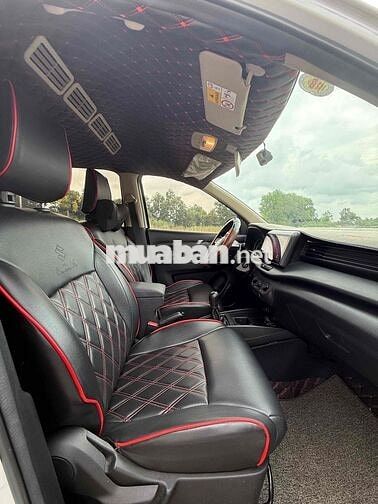 Suzuki Ertiga 7 chỗ ghế da Trắng