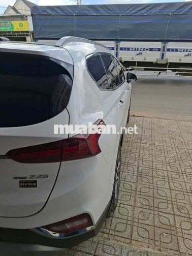 Hyundai SantaFe Dầu 2.2 Hai Cầu Premium Trắng