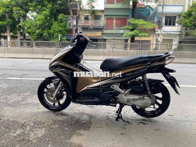 Honda Air Blade Đen, Vàng đồng