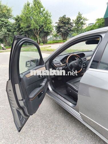 Mercedes-Benz E-Class 2011 Xám